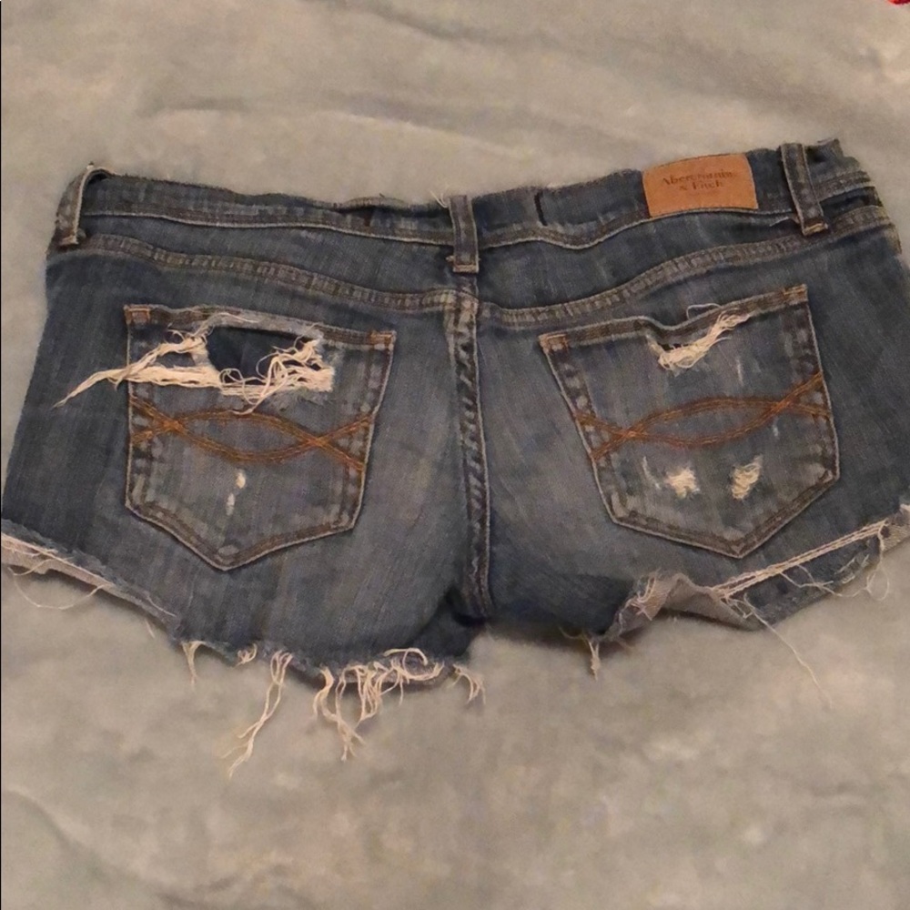 Shorts - Picture 2 of 3